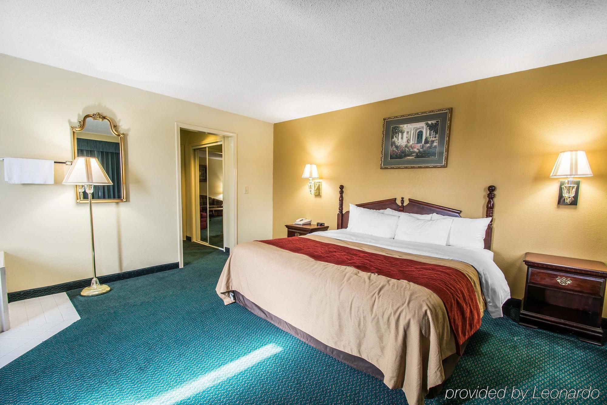 ซูเปอร์ 8 บาย วินด์แฮม มอนต์โกเมอรี I-65 Motel ภายนอก รูปภาพ