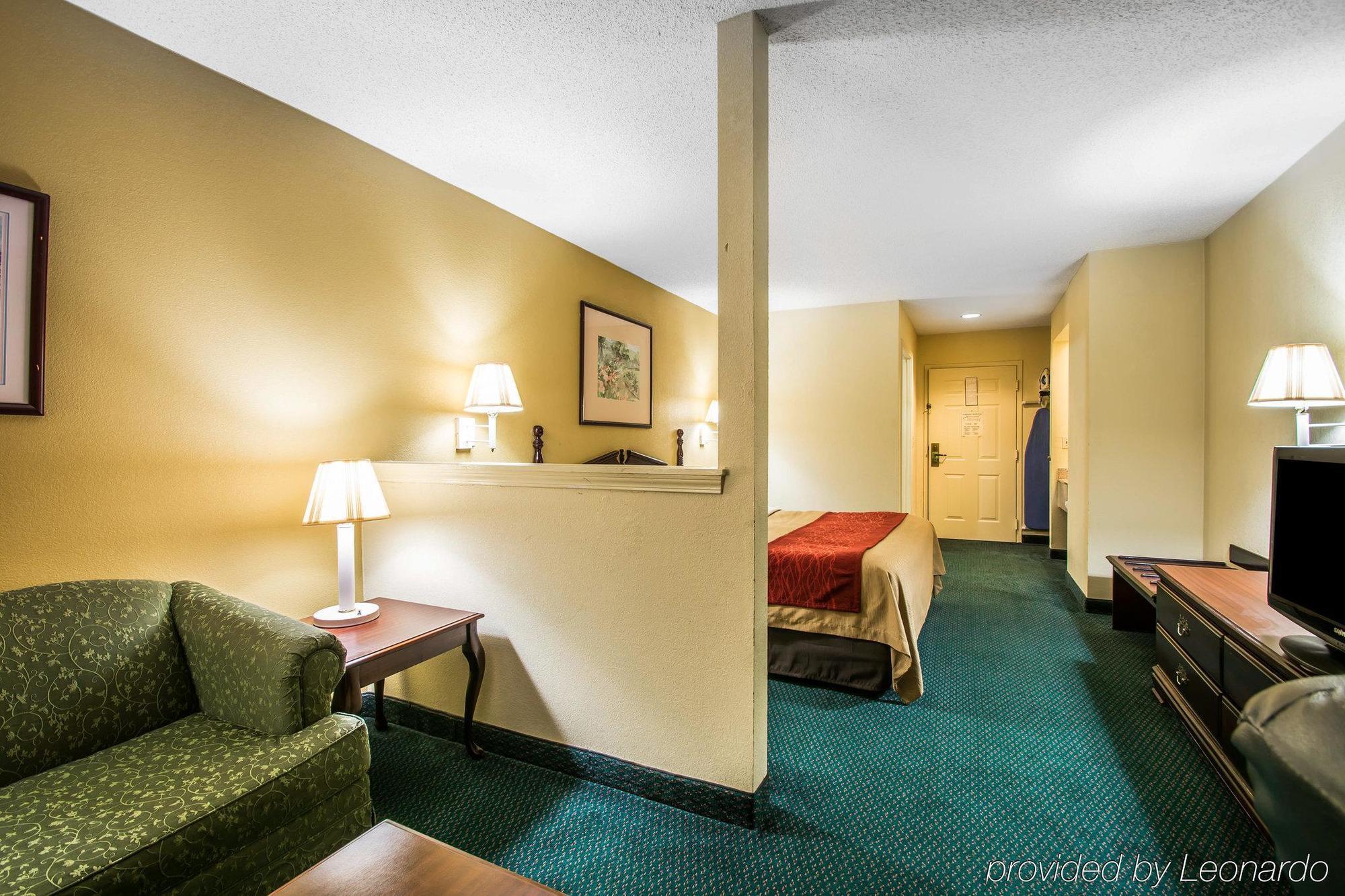 ซูเปอร์ 8 บาย วินด์แฮม มอนต์โกเมอรี I-65 Motel ภายนอก รูปภาพ