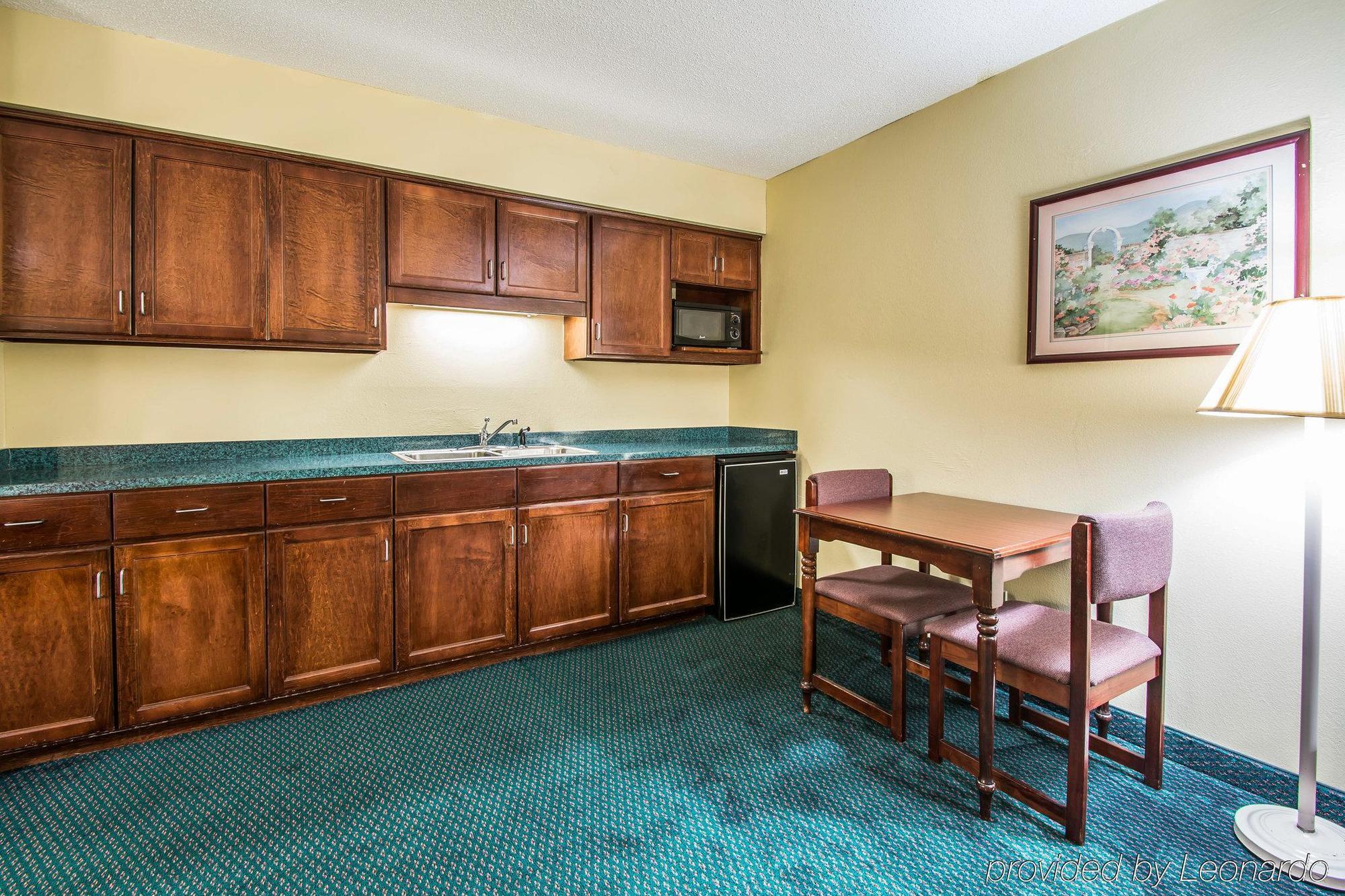 ซูเปอร์ 8 บาย วินด์แฮม มอนต์โกเมอรี I-65 Motel ภายนอก รูปภาพ