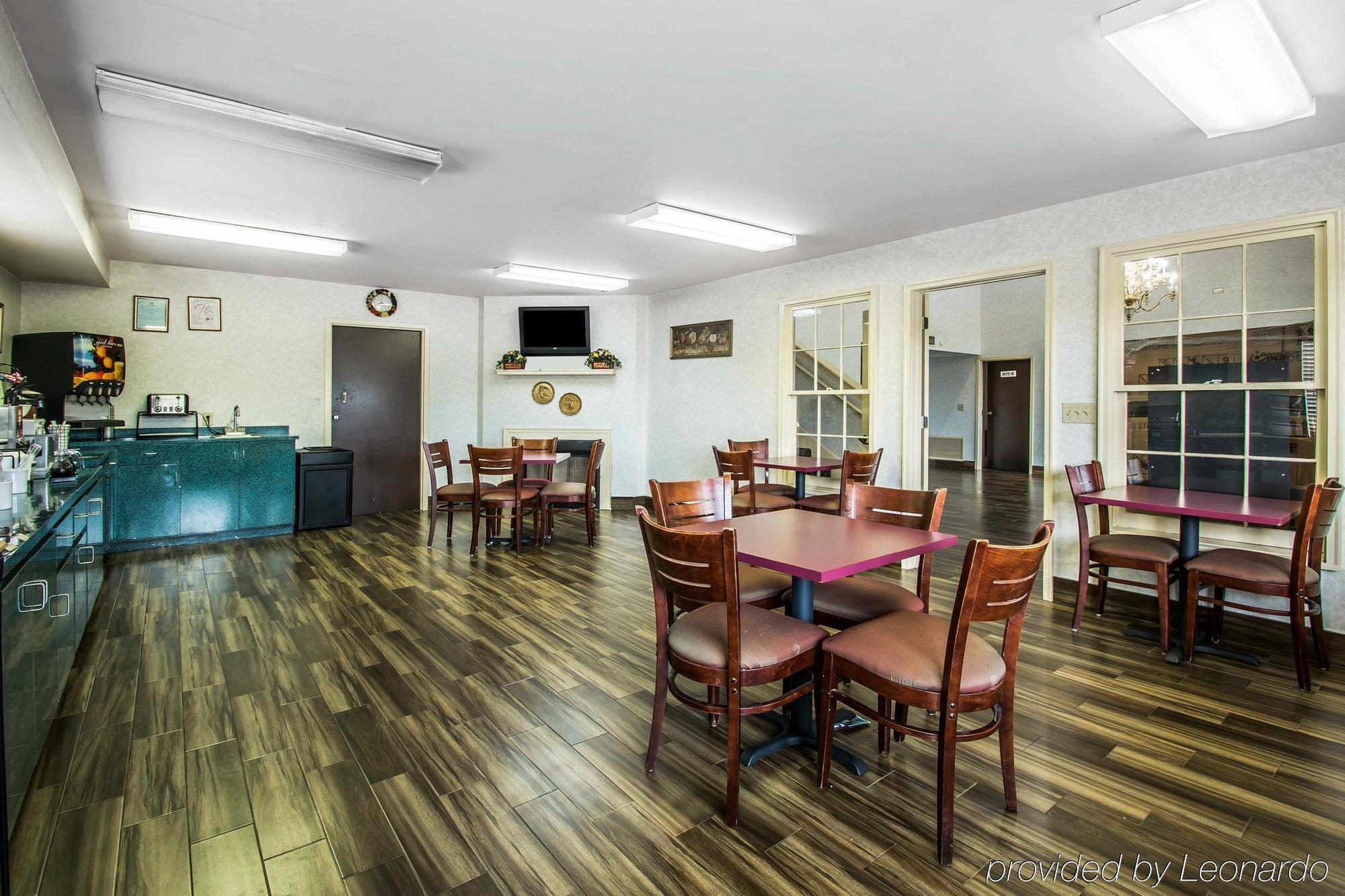 ซูเปอร์ 8 บาย วินด์แฮม มอนต์โกเมอรี I-65 Motel ภายนอก รูปภาพ