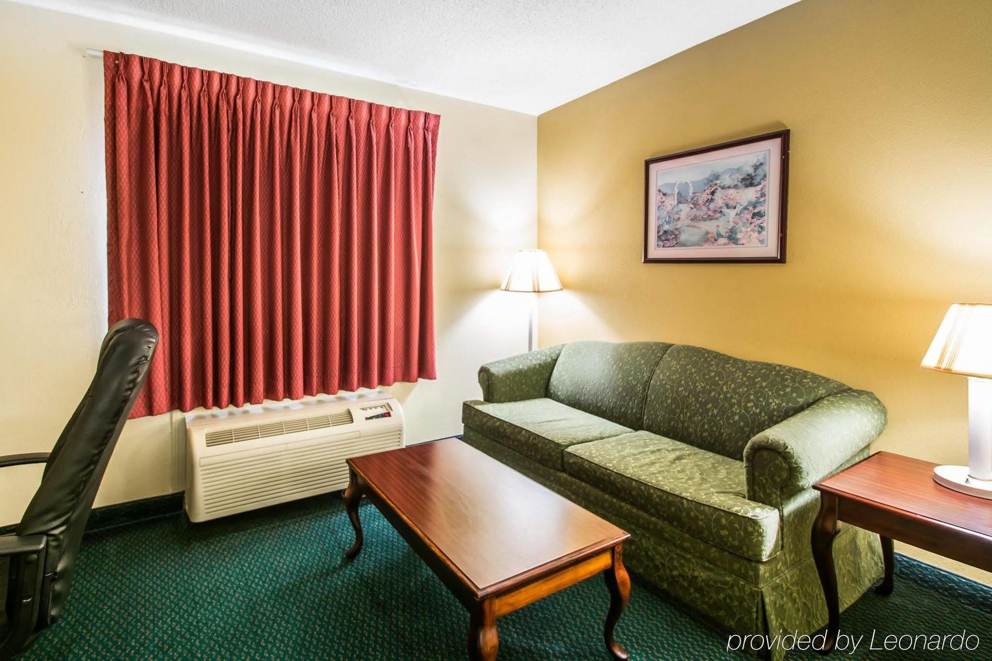 ซูเปอร์ 8 บาย วินด์แฮม มอนต์โกเมอรี I-65 Motel ภายนอก รูปภาพ